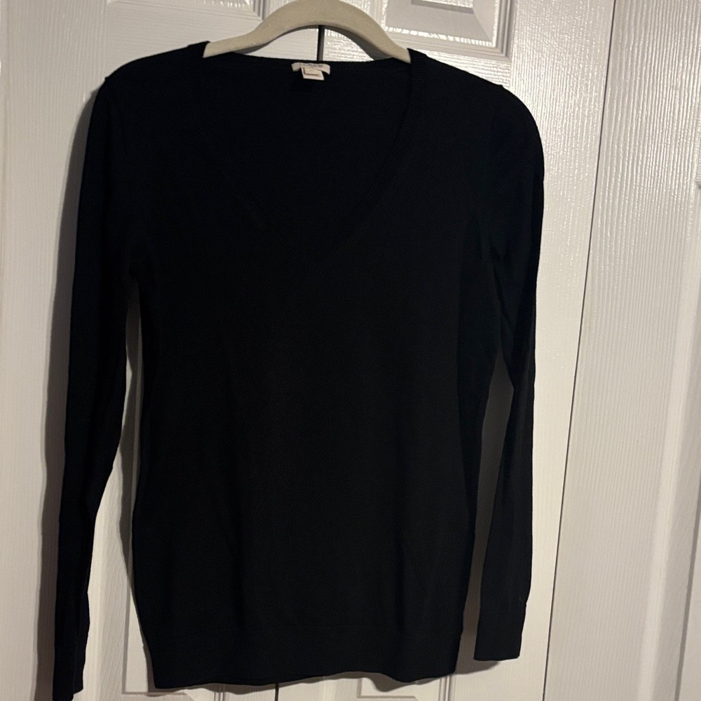 J CREW Classic Black V-Neck Women's long sleeve sweater size XS NWOT